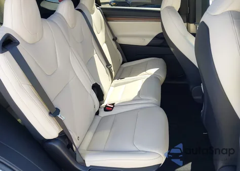 2026 Tesla Model X z USA, uszkodzony, nr VIN 7SAXCAE5XTF475020